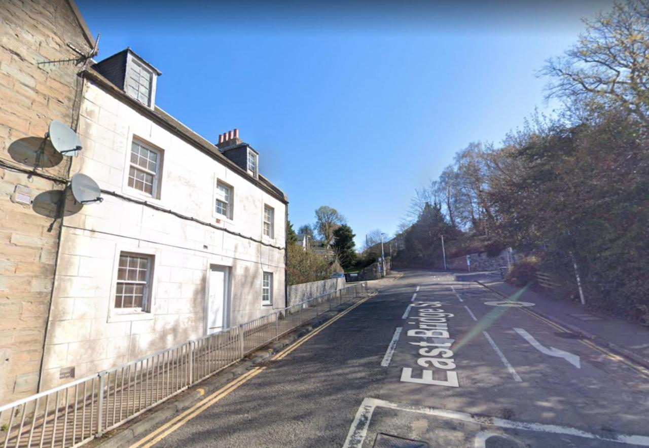 Roserin Coorie, - Just A Few Minutes Walk From The Centre! *